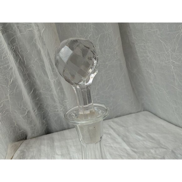 Vintage Princess House Glass Decanter With Etched Floral Design Faceted Stopper - Picture 5 of 6